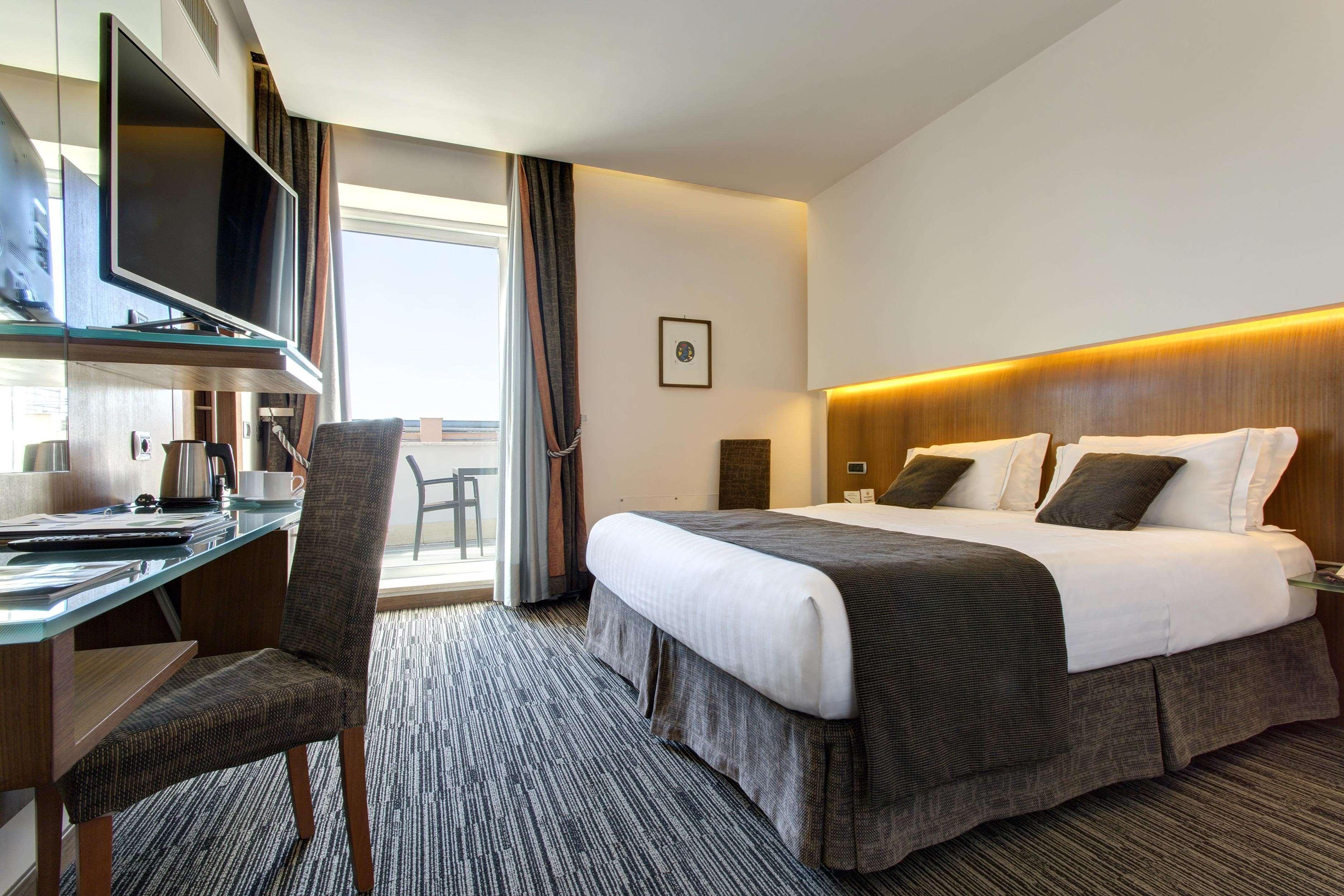 Best Western Plus Hotel Universo Roma Esterno foto